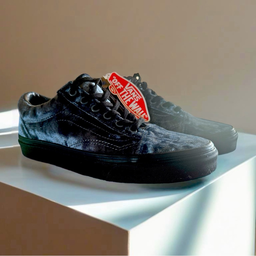 Vans Old Skool (Velvet) Women’s shoes NEW IN BOX